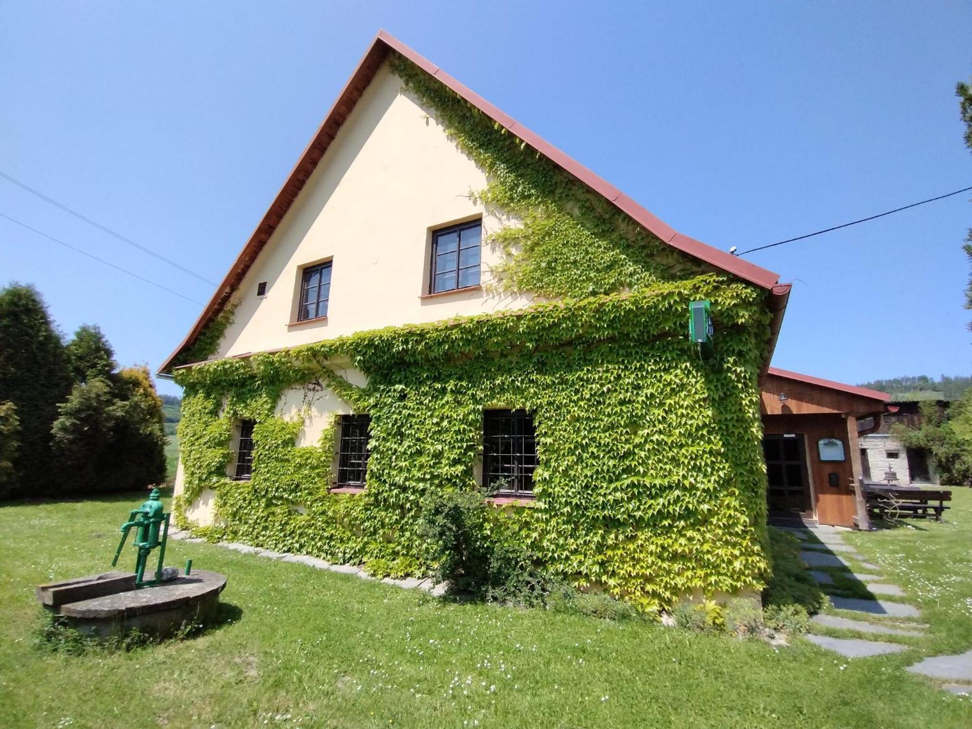 Penzion Kelt Hotel Zator Exterior photo
